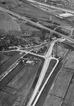847578 Luchtfoto van de T27, de tertiaire provinciale weg Kamerik-Breukelen, met links de Galgenwaardse brug over de ...